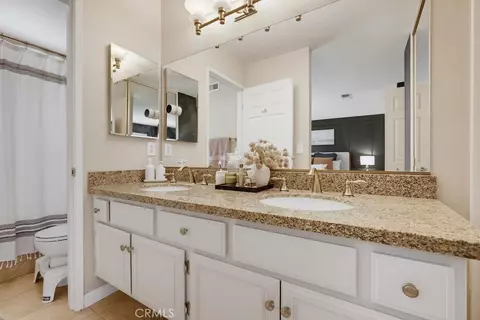 Bath - 2253 Jasmine Ave, Upland, CA 91784 photo 2 of 4