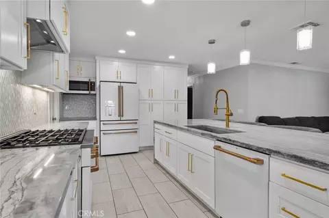 Kitchen - 9954 Albany, Rancho Cucamonga, CA 91701 photo 4 of 5