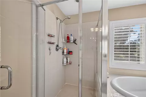 Bath - 7092 Leighton Dr, Eastvale, CA 92880 photo 4 of 4