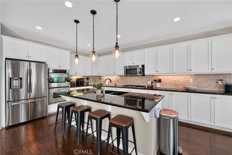 Kitchen - 7092 Leighton Dr, Eastvale, CA 92880 photo 3 of 5