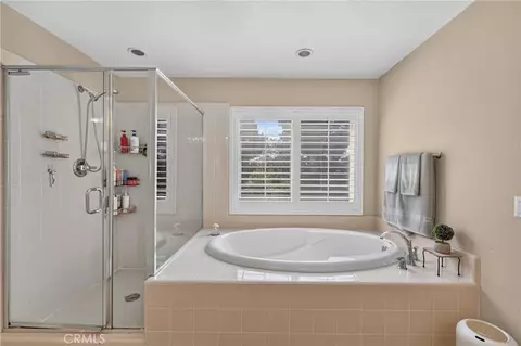 Bath - 7092 Leighton Dr, Eastvale, CA 92880 photo 3 of 4