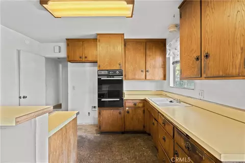 Kitchen - 412 S Vecino Ave, Glendora, CA 91741 photo 5 of 6