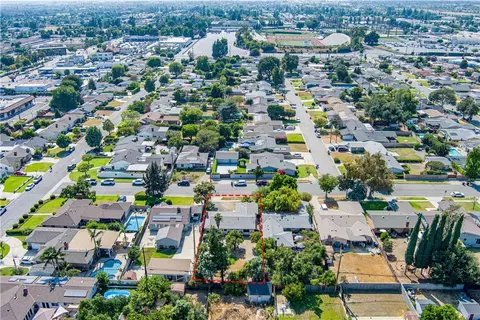 View/Area - 412 S Vecino Ave, Glendora, CA 91741 photo 6 of 9