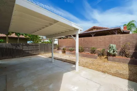 Exterior - 646 W Home, Rialto, CA 92376 photo 3 of 5