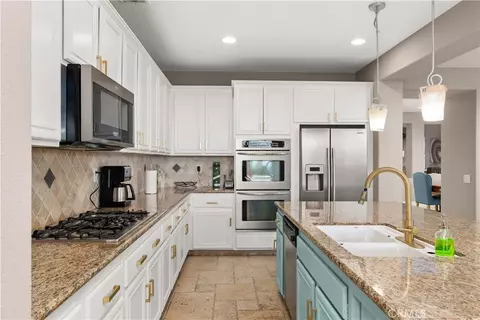 Kitchen - 5060 Juneau Ct, Rancho Cucamonga, CA 91739 photo 4 of 5