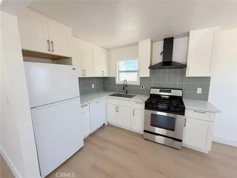 Kitchen - 125 N Date Ave, Rialto, CA 92376 photo 2 of 2