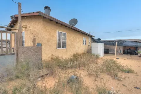 Exterior - 43111 260th E, Lancaster, CA 93535 photo 2 of 6