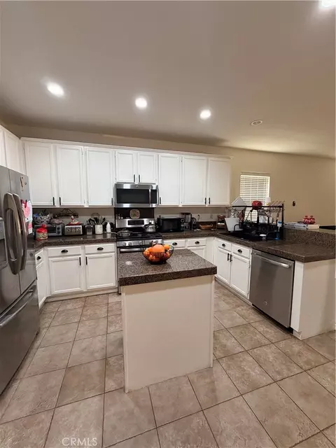 1434 Granada, Perris, CA 92571 photo 3