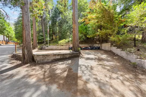 Exterior - 320 Flower Dr, Lake Arrowhead, CA 92352 photo 1 of 1
