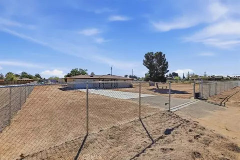 Exterior - 11363 Maple, Hesperia, CA 92345 photo 4 of 10