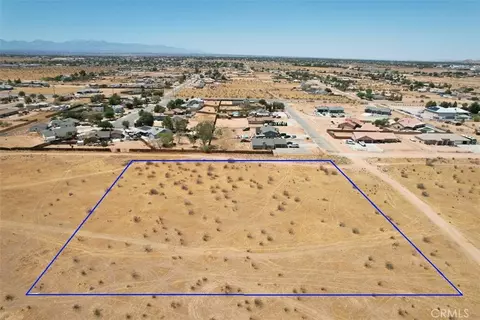 29 Little Beaver, Apple Valley, CA 92307