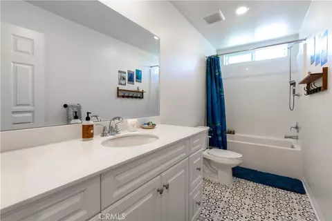 Bath - 7635 Sweet Ranch Ct, Riverside, CA 92507 photo 5 of 5