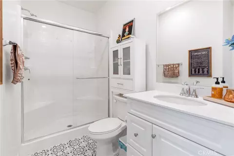 Bath - 7635 Sweet Ranch Ct, Riverside, CA 92507 photo 2 of 5