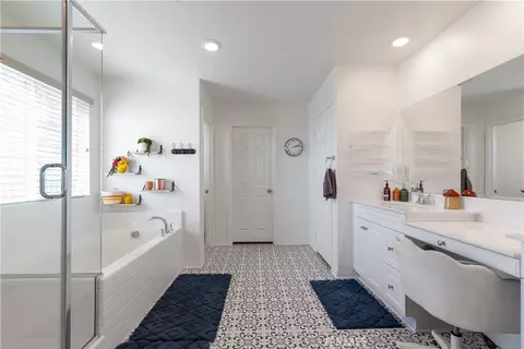 Bath - 7635 Sweet Ranch Ct, Riverside, CA 92507 photo 4 of 5