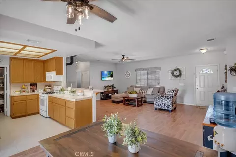 Entry Way - 7678 Montrose, Hesperia, CA 92345 photo 2 of 3
