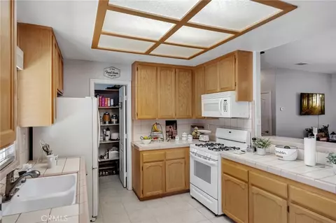Kitchen - 7678 Montrose, Hesperia, CA 92345 photo 3 of 3