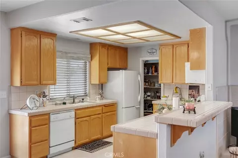 Kitchen - 7678 Montrose, Hesperia, CA 92345 photo 1 of 3
