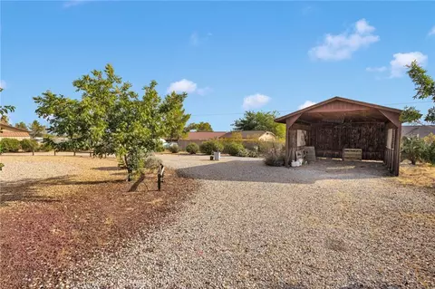 Exterior - 19025 Munsee, Apple Valley, CA 92307 photo 6 of 8