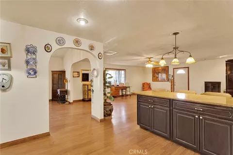 Entry Way - 19025 Munsee, Apple Valley, CA 92307 photo 1 of 5