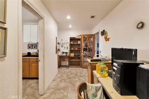 Entry Way - 19025 Munsee, Apple Valley, CA 92307 photo 5 of 5