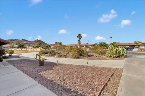 Exterior - 19025 Munsee, Apple Valley, CA 92307 photo 3 of 8