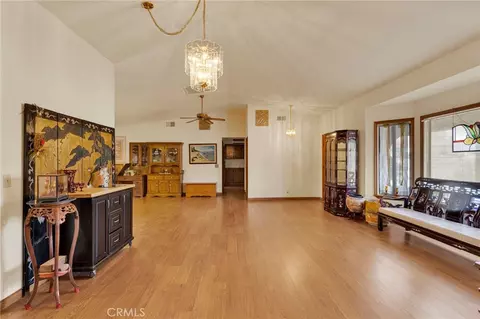 Living - 19025 Munsee, Apple Valley, CA 92307 photo 2 of 6