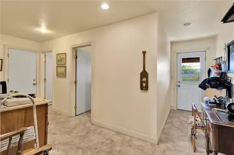 Entry Way - 19025 Munsee, Apple Valley, CA 92307 photo 3 of 5