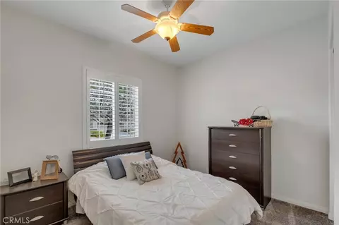 Bedroom - 19441 Royal Oaks, Apple Valley, CA 92308 photo 4 of 5