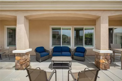 Exterior - 19441 Royal Oaks, Apple Valley, CA 92308 photo 3 of 6
