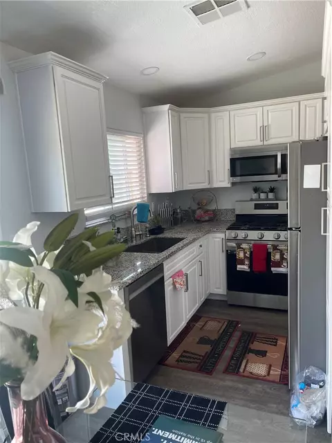 Kitchen - 10800 Gates, Adelanto, CA 92301 photo 1 of 2