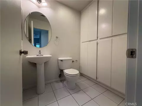 Bath - 33551 Winston Way #B, Temecula, CA 92592 photo 1 of 9
