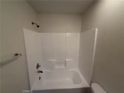 Bath - 33551 Winston Way #B, Temecula, CA 92592 photo 5 of 9