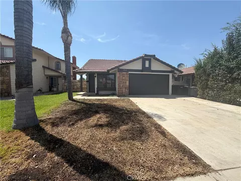 Exterior - 1910 Summertree Dr, Perris, CA 92571 photo 2 of 10