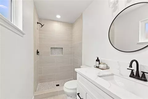 Bath - 1626 Jason Ct, Redlands, CA 92374 photo 1 of 3