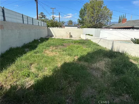 Exterior - 114 S Acacia, Rialto, CA 92376 photo 11 of 11
