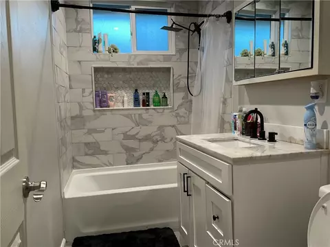Bath - 114 S Acacia, Rialto, CA 92376 photo 2 of 2