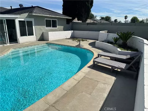 Exterior - 114 S Acacia, Rialto, CA 92376 photo 6 of 11