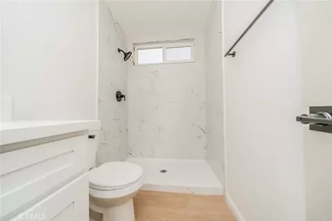 Bath - 4865 Emerson St, Riverside, CA 92504 photo 6 of 6