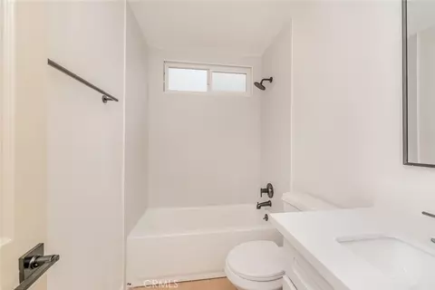 Bath - 4865 Emerson St, Riverside, CA 92504 photo 3 of 6