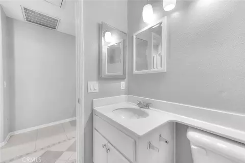 Bath - 523 Towergrove, Corona, CA 92879 photo 5 of 5