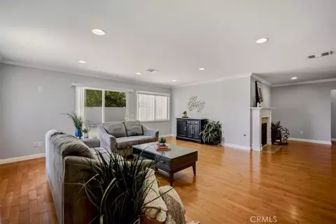 Living - 1175 Valley Vw, Pasadena, CA 91107 photo 5 of 11