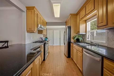 Kitchen - 1175 Valley Vw, Pasadena, CA 91107 photo 3 of 3