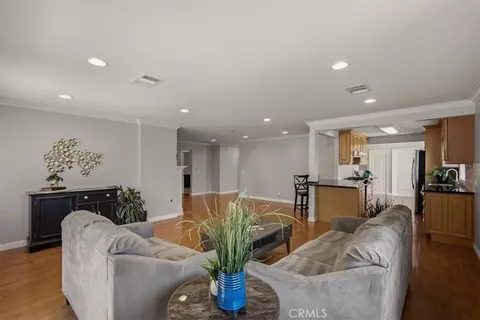 Living - 1175 Valley Vw, Pasadena, CA 91107 photo 8 of 11