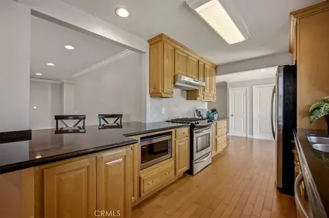 Kitchen - 1175 Valley Vw, Pasadena, CA 91107 photo 2 of 3