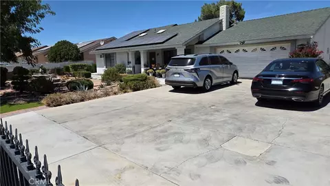 14262 La Mesa Rd, Victorville, CA 92392