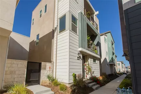 27418 Pioneer Ct, Valencia, CA 91381