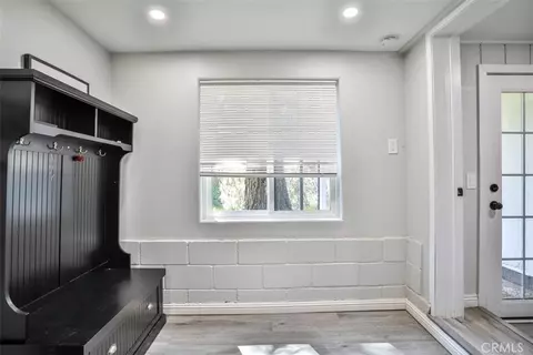 Entry Way - 24833 Matterhorn Ct, Crestline, CA 92325 photo 5 of 5