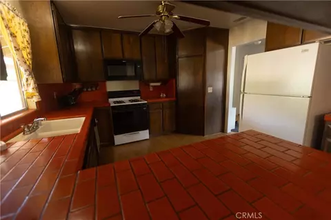 Kitchen - 14078 Choco, Apple Valley, CA 92307 photo 1 of 1