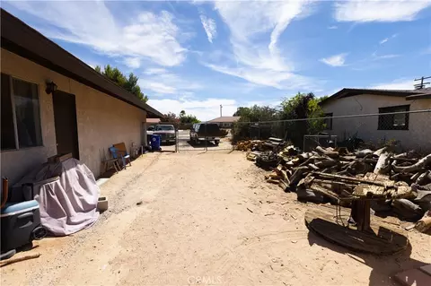 Exterior - 14078 Choco, Apple Valley, CA 92307 photo 6 of 7