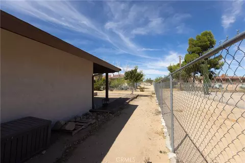 Exterior - 14078 Choco, Apple Valley, CA 92307 photo 4 of 7